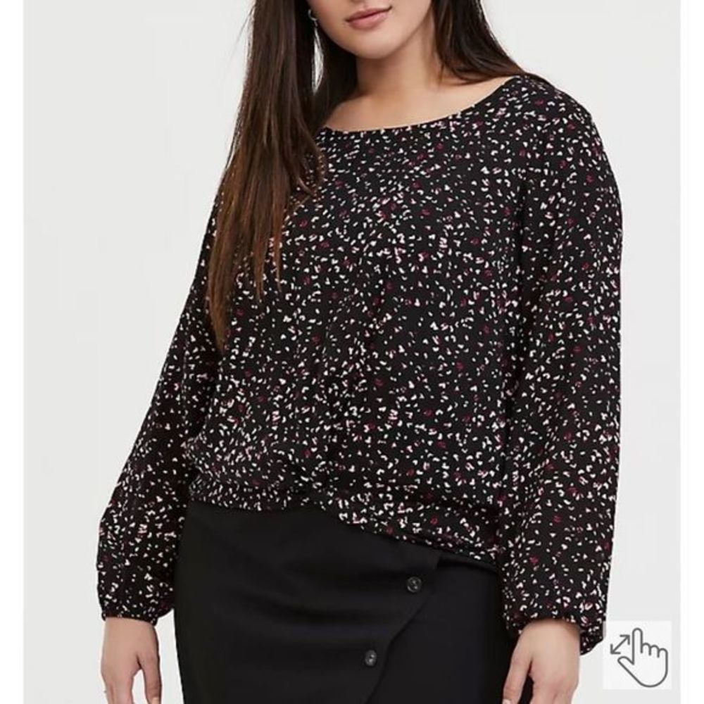NWT Torrid Black Pink Hearts Leopard‎  Print Challis Twist Front Blouse